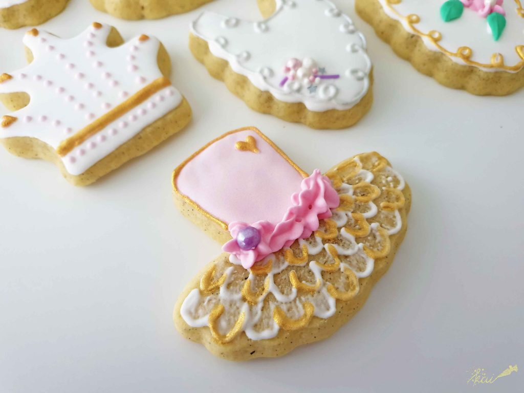 ballerina-dress-pink-and-gold-baby-shower-cookies